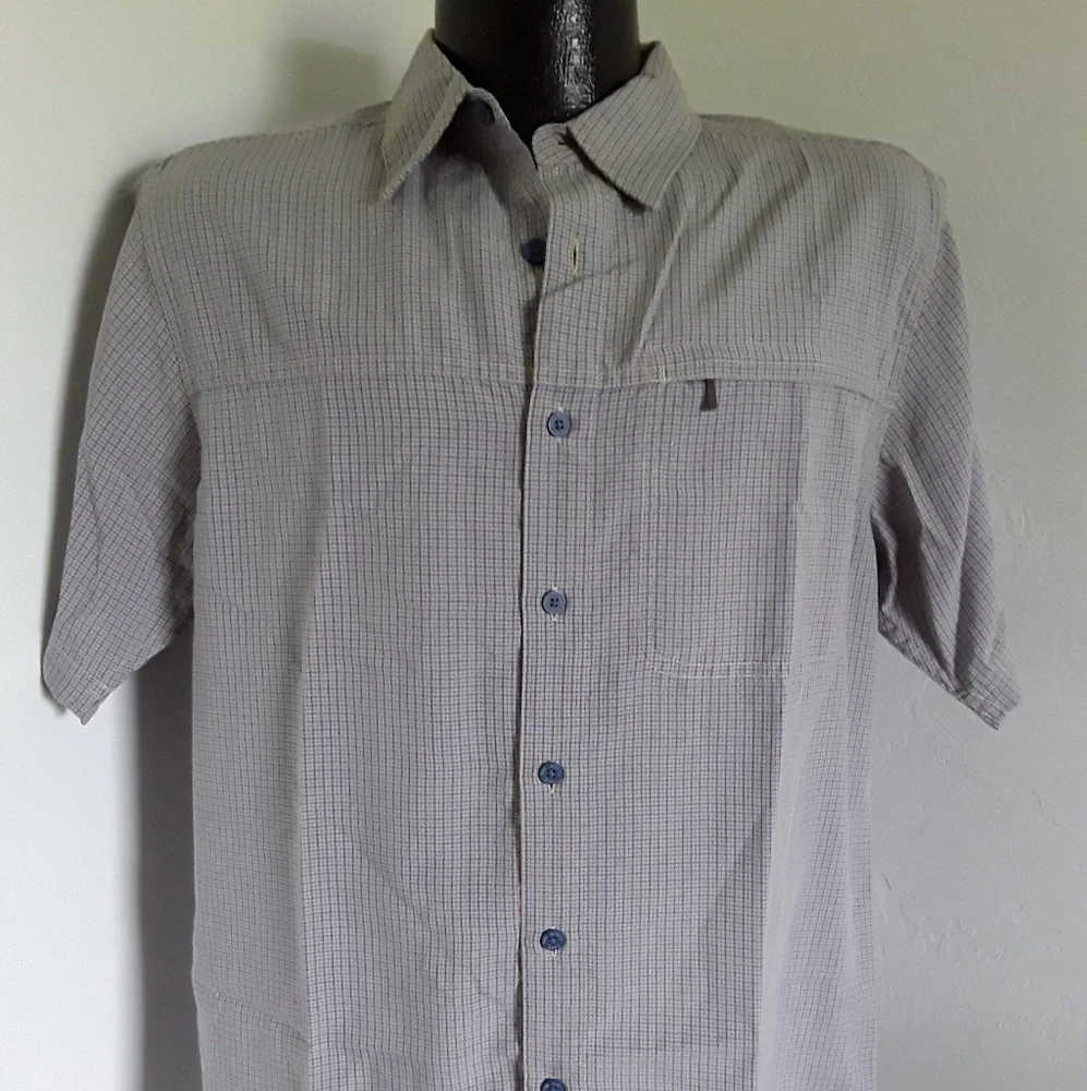 The North face short sleeve button down men shirt size M